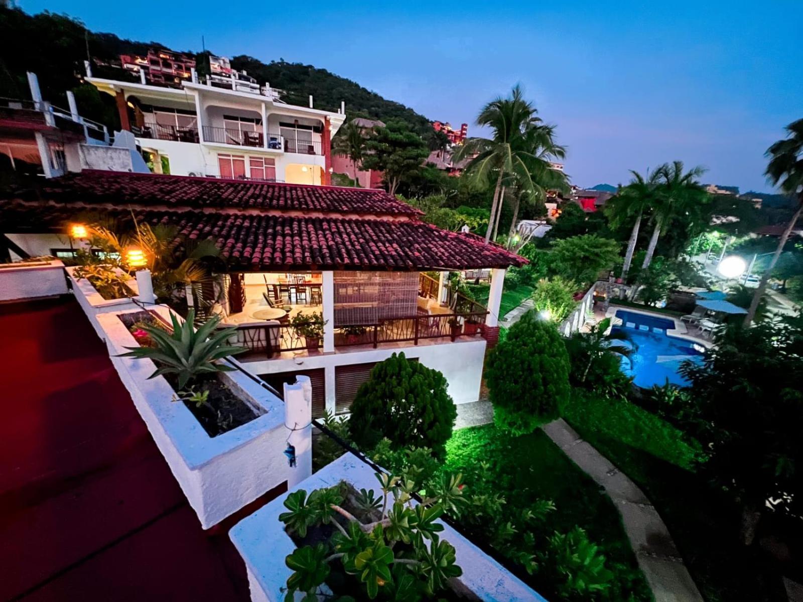 Hotel Villas Ema Zihuatanejo Exterior photo