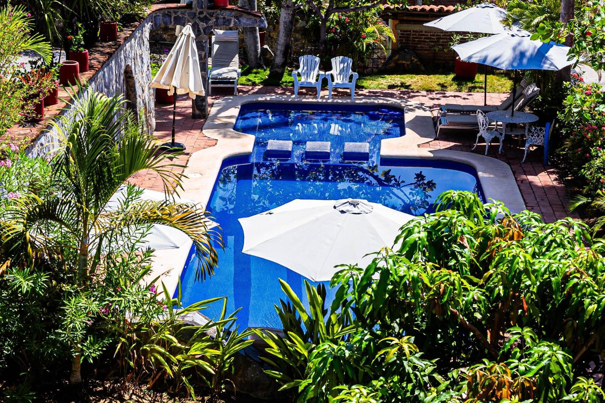 Hotel Villas Ema Zihuatanejo Exterior photo